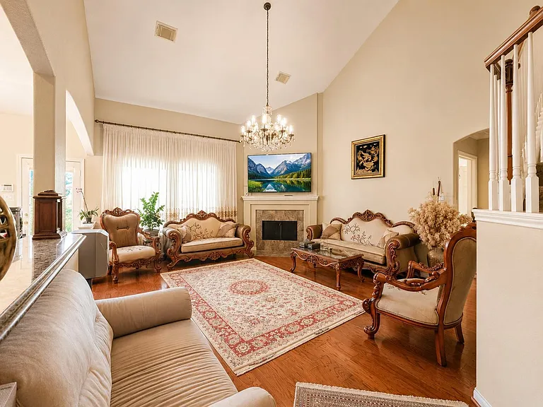 25203 Bright Hollow Ln — Photo 4
