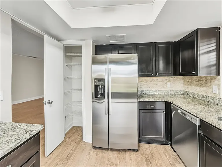 1171 La Mesa Ave — Photo 16