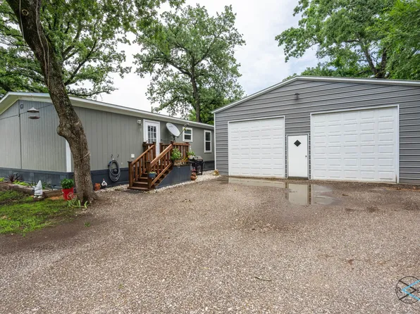 200 Pecos Dr, Mabank, TX 75156