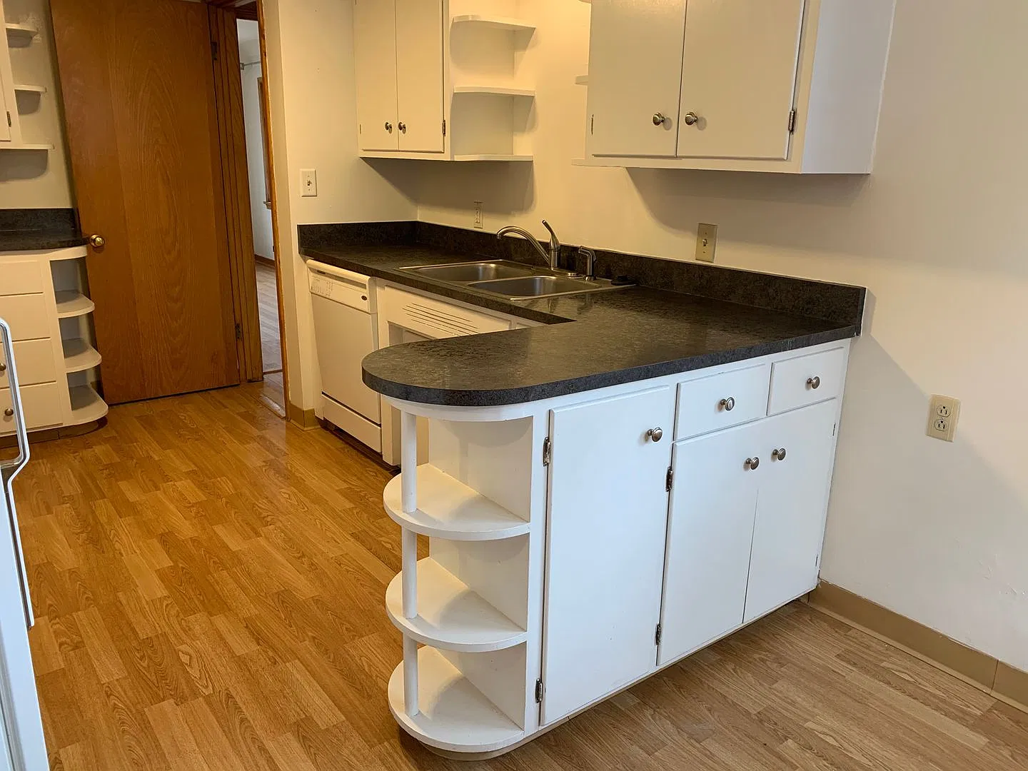 2 Bed 1 Bath — Photo 3