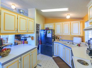 24425 Woosley Canyon Rd #SPC 17, Canoga Park, CA 91304