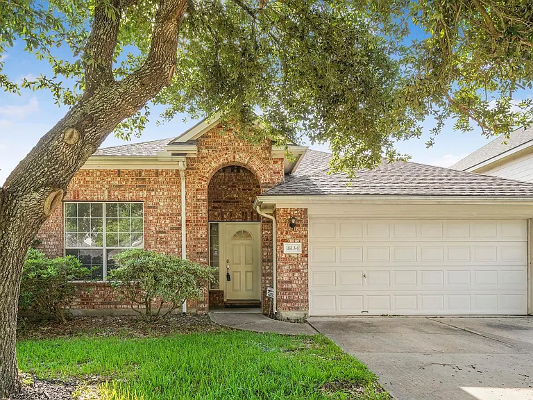 18134 Stone Trail Manor Dr — Photo 1