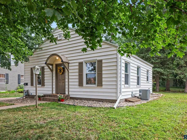 1604 S Grange Ave, Sioux Falls, SD 57105