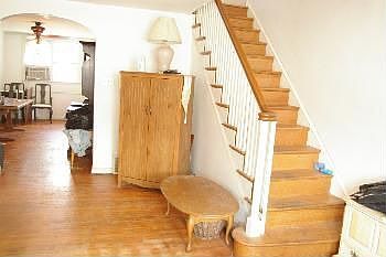 4th image of 2913 Devereaux Ave