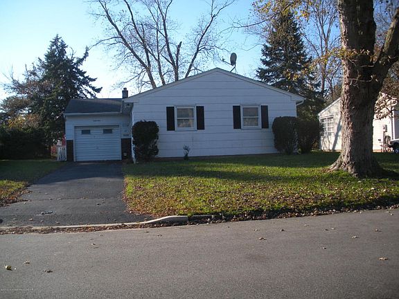 2nd image of 69 Edinburgh Dr