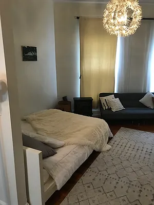 Rented by Bravestream Realty Corp. | media 15