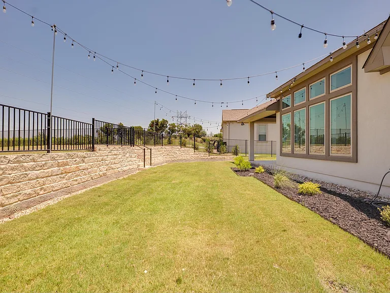 523 Baldovino Skyway — Photo 36