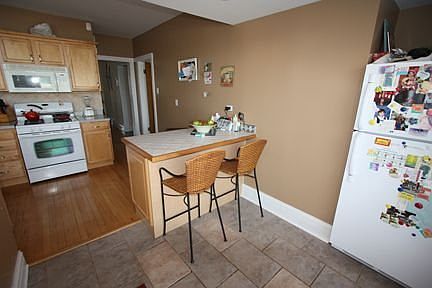 4th image of 5820 W Waveland Ave