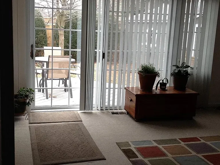 1115 W Charles St — Photo 10