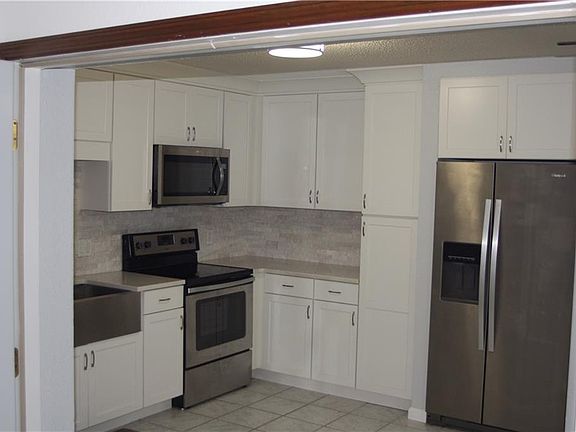 3rd image of 579 S Sparkman Ave