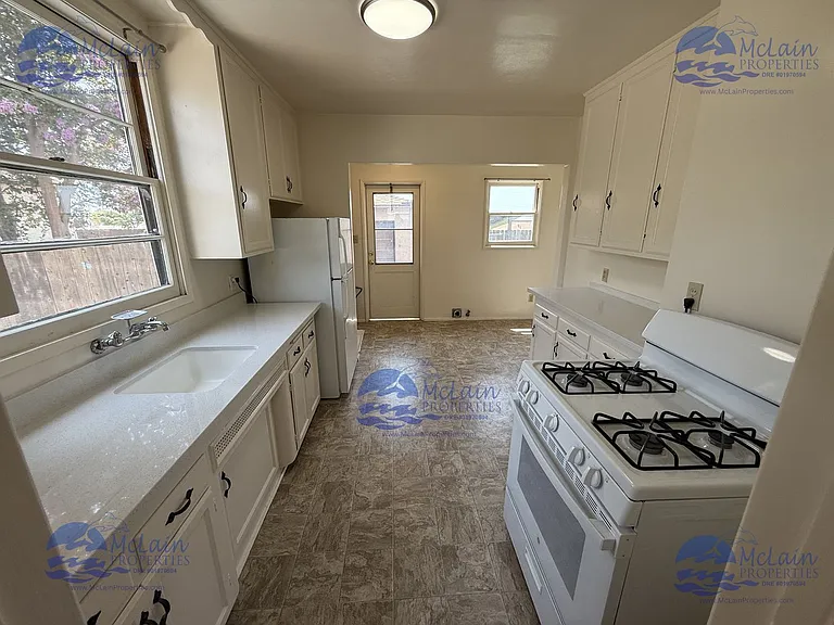 4236 Corinth St — Photo 6