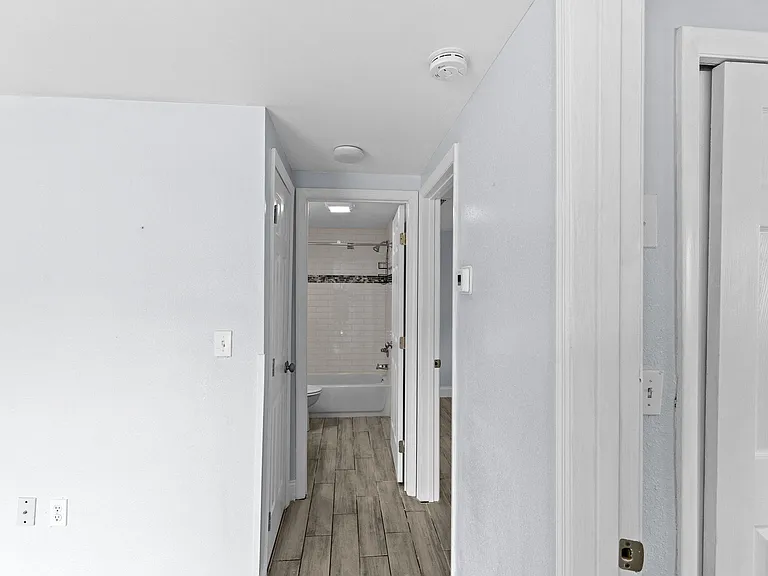13916 Sommers Ave — Photo 19