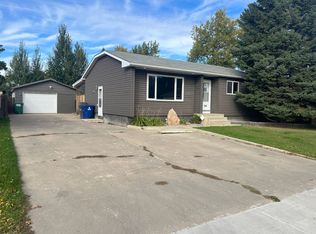 218 Wedge Rd, Saskatoon, SK S7L6E9