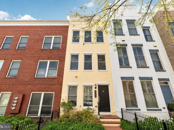 925 4th St SE, Washington, DC 20003