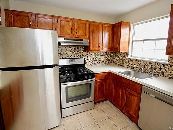 5th image of 25 Lexington Hl Unit 10