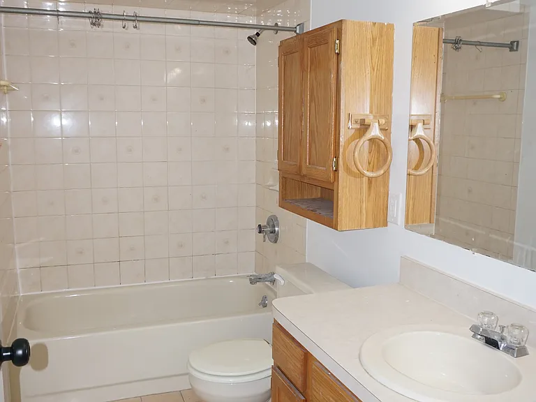 27300 Edward St — Photo 8