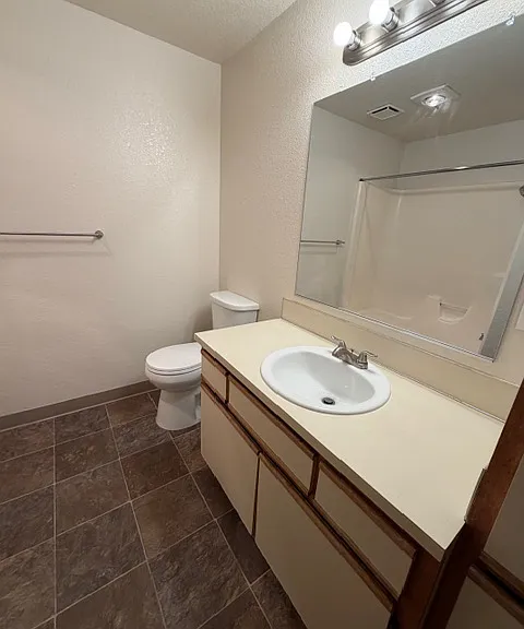 Cheryl Lynn Apartments — Photo 22