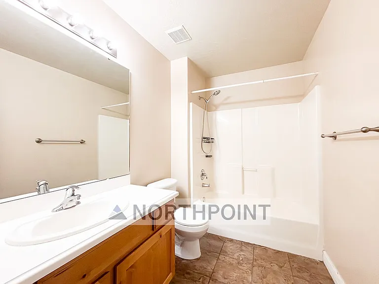 3117 W 450 N — Photo 9