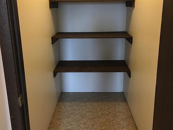 4th image of 912 10th St W APT 14