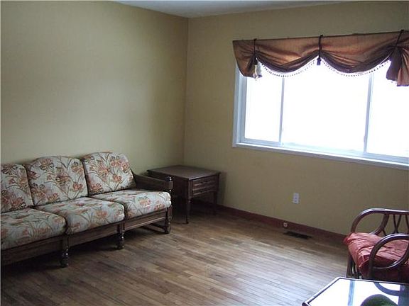 3rd image of 1558 Tuscany Ln