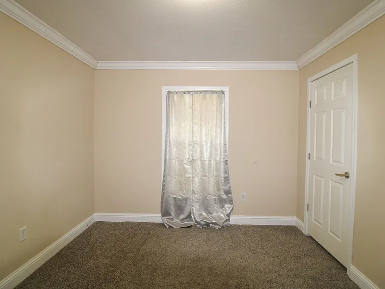 126 Meadows Ln — Photo 19