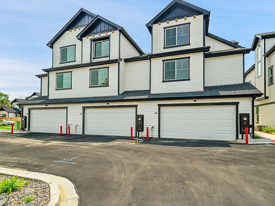 8530 W 52nd Ave