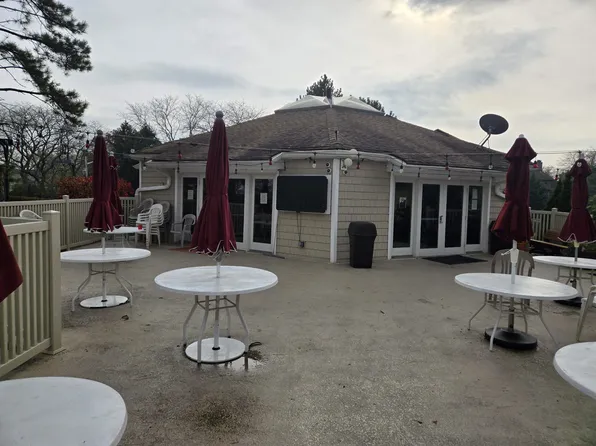 570 Sanderling Court image 7 of 10