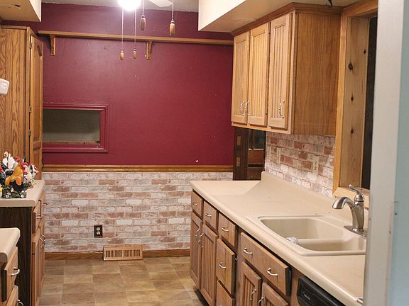 5th image of 13279 Lovers Lane Rd