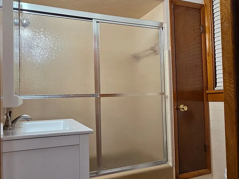 5019 Homerlee Ave — Photo 14