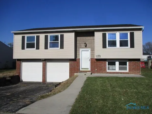 210 Farnstead Dr, Northwood, OH 43619