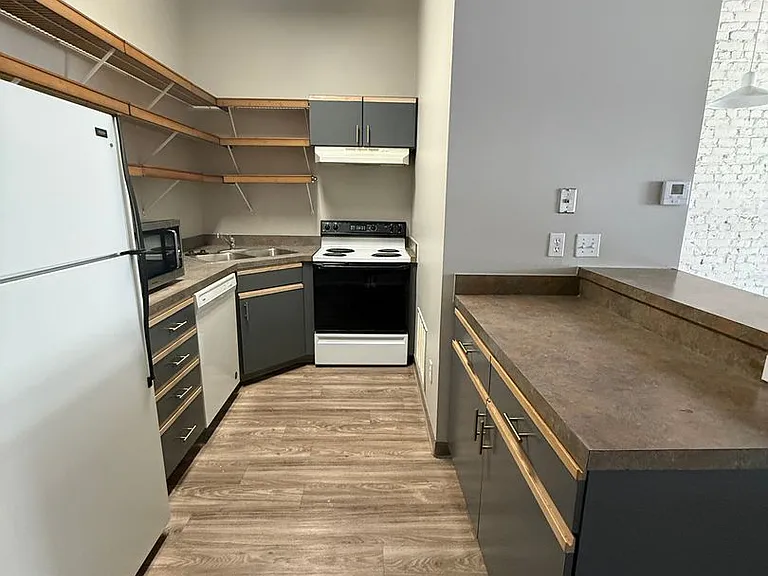 1115 Harney St — Photo 33