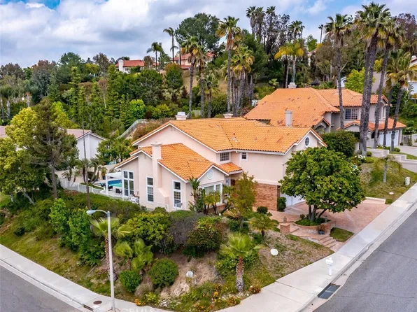 22157 Cairnloch St, Calabasas, CA 91302