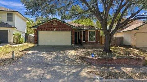 3 bed, 2.0 bath, 1299 sqft, $2,400 — Photo 1