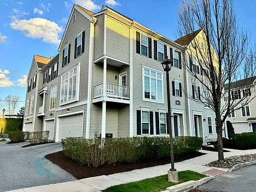 3017 Meridian Cmns #A Photo 1