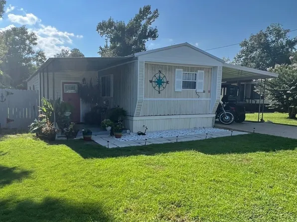 1245 Pensacola Dr, Lillian, AL 36549