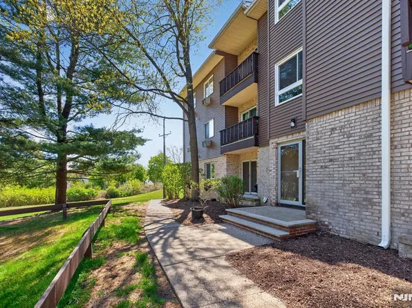 102 Federal Hill Rd #U102a, Pompton Lakes, NJ 07442