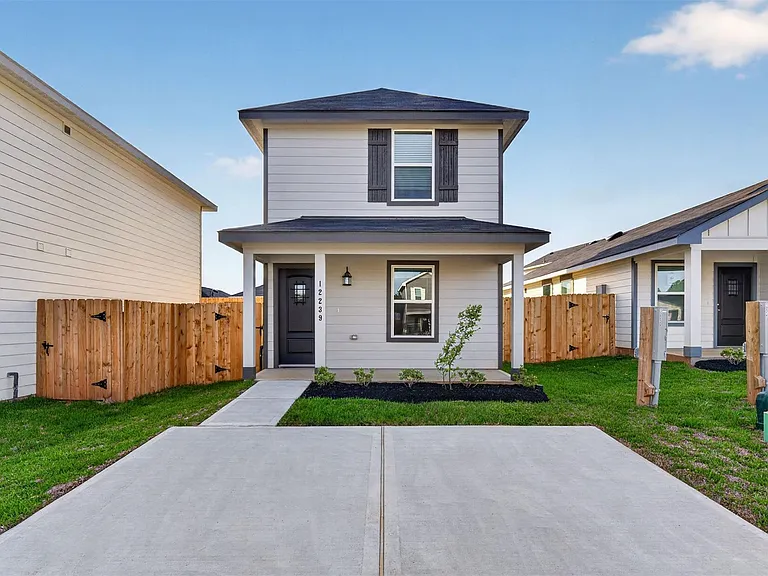 12239 Shield Crest Ct — Photo 4