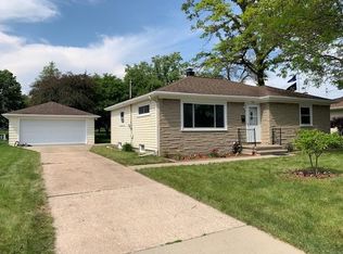 328 E 18th St, Kaukauna, WI 54130