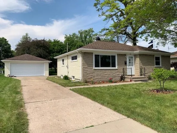 328 E 18th St, Kaukauna, WI 54130