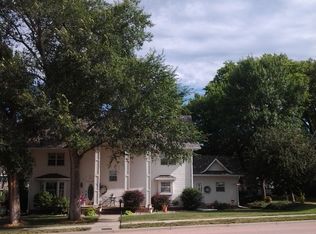 208 E Main St, Irene, SD 57037