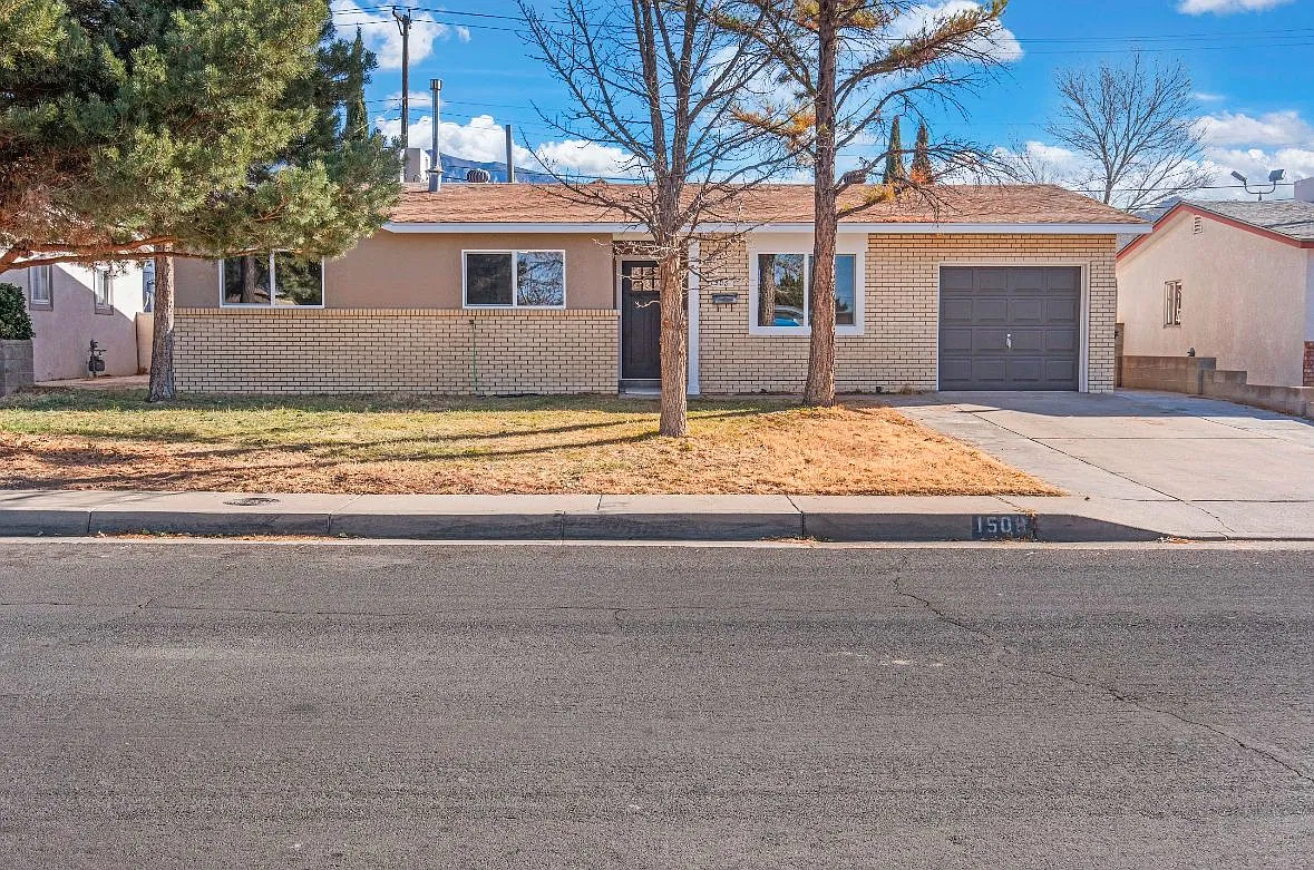 3 bed, 2.0 bath, 1554 sqft, $2,200 — Photo 1