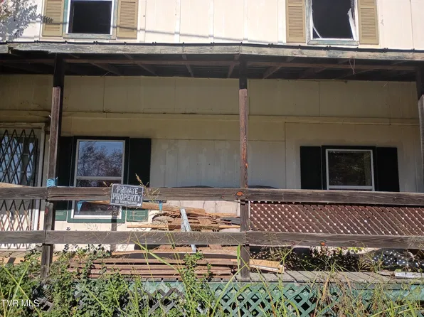 1666 Broadway Dr, Bean Station, TN 37708