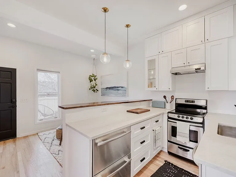 1237 Elder Ave #5 — Photo 3