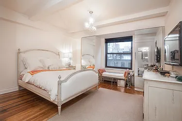 Rented by Nest Seekers International