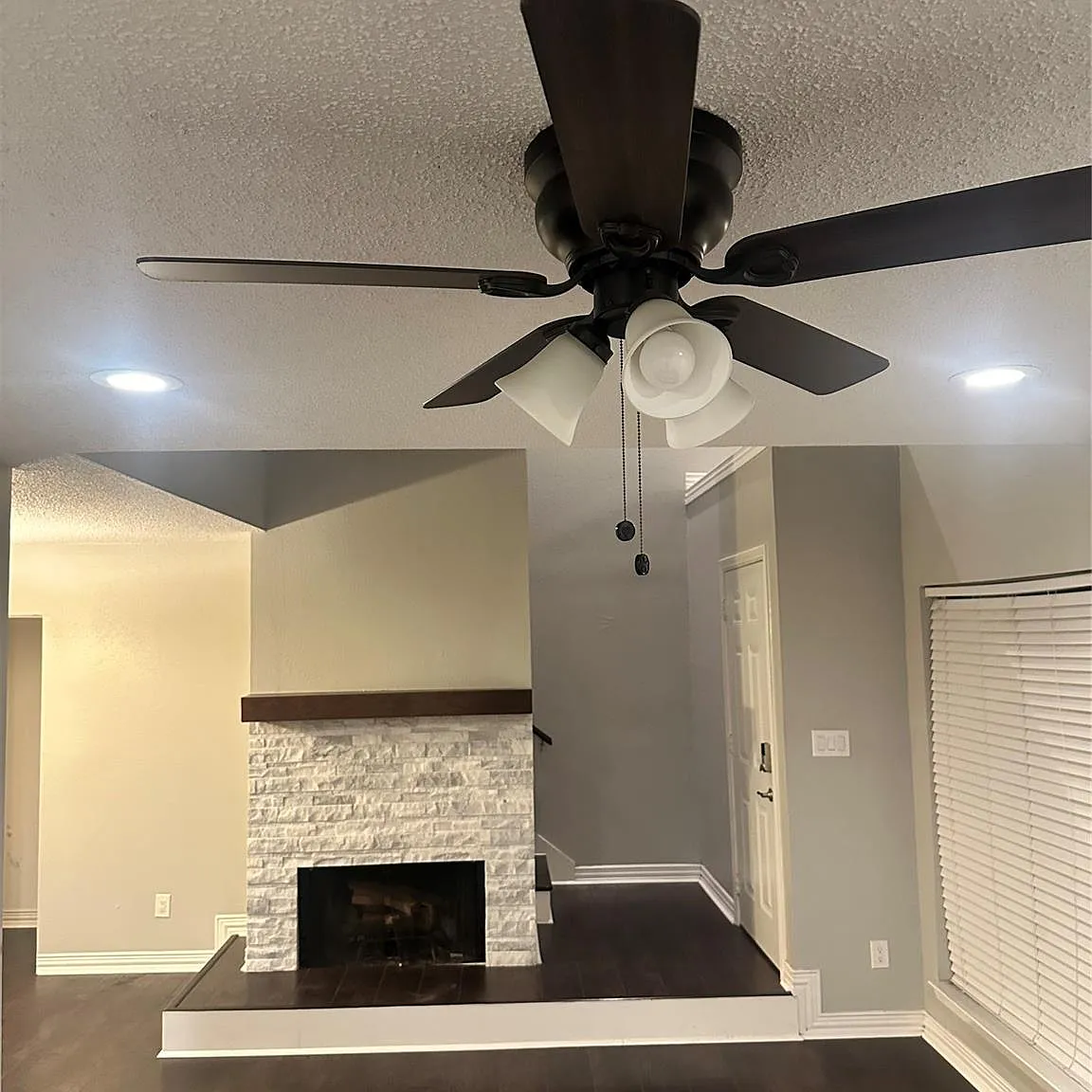 1 bed, 1.0 bath, 1028 sqft, $1,300 — Photo 4