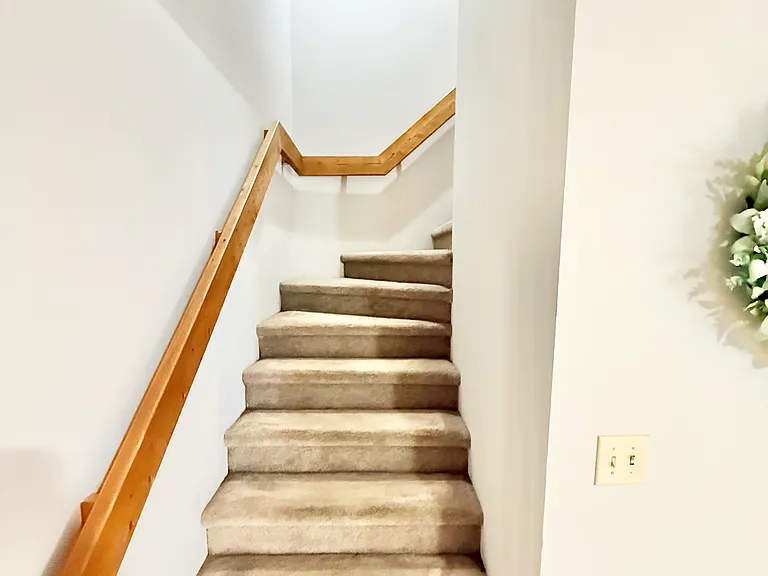 105 Mountain View Dr #B — Photo 6