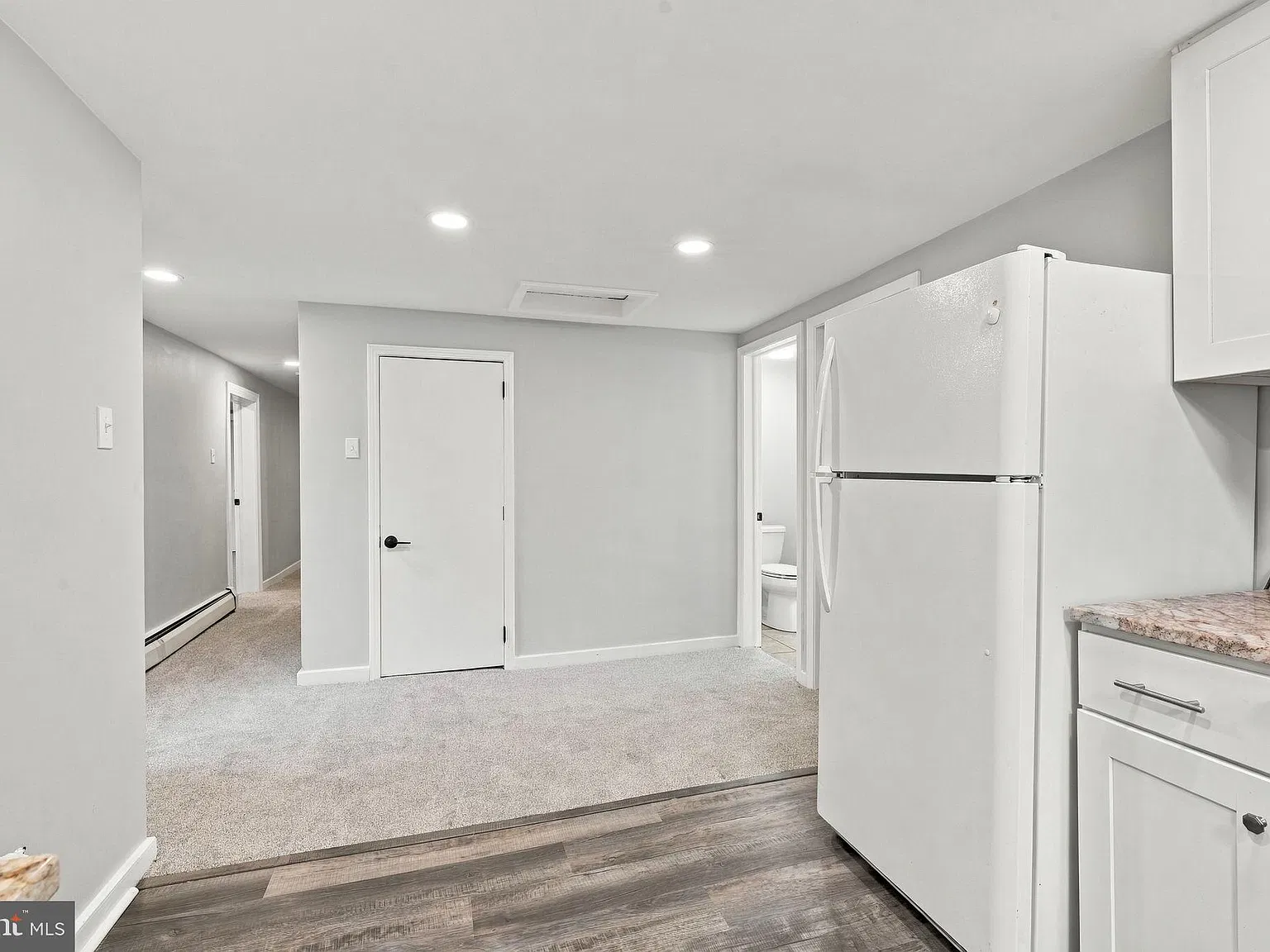 3 bed, 1.0 bath, 950 sqft, $2,200 — Photo 4