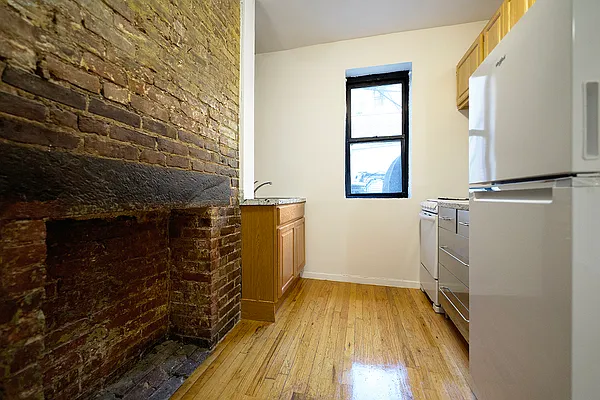 Rented by Buchbinder & Warren | media 3