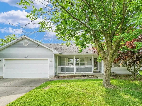 612 Rosewood Dr, Saint Joseph, IL 61873