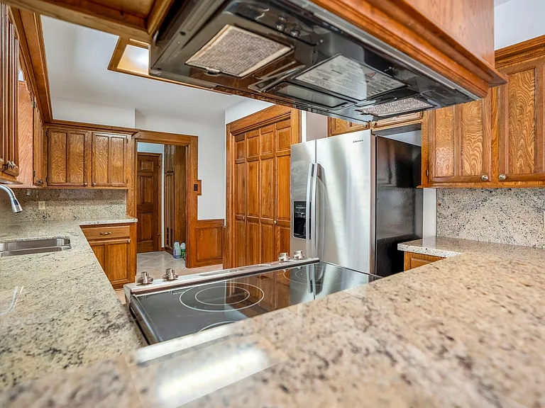 38 Devonshire Dr — Photo 21